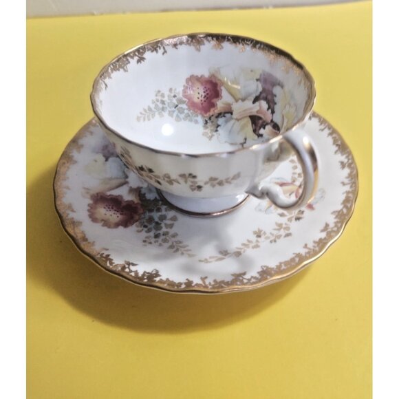 Vintage Aynsley Orchid Teacup and Saucer, Oban Shape with Flowers - Picture 7 of 15